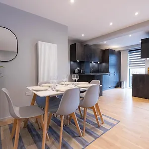 Luxurious Hackney Near Train Station , London Großbritannien